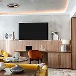 Pullman Hotel *