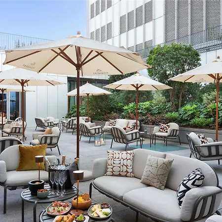 Pullman Hotel *