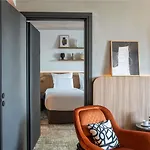 Pullman Ξενοδοχείο *
